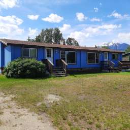 East duplex cabin